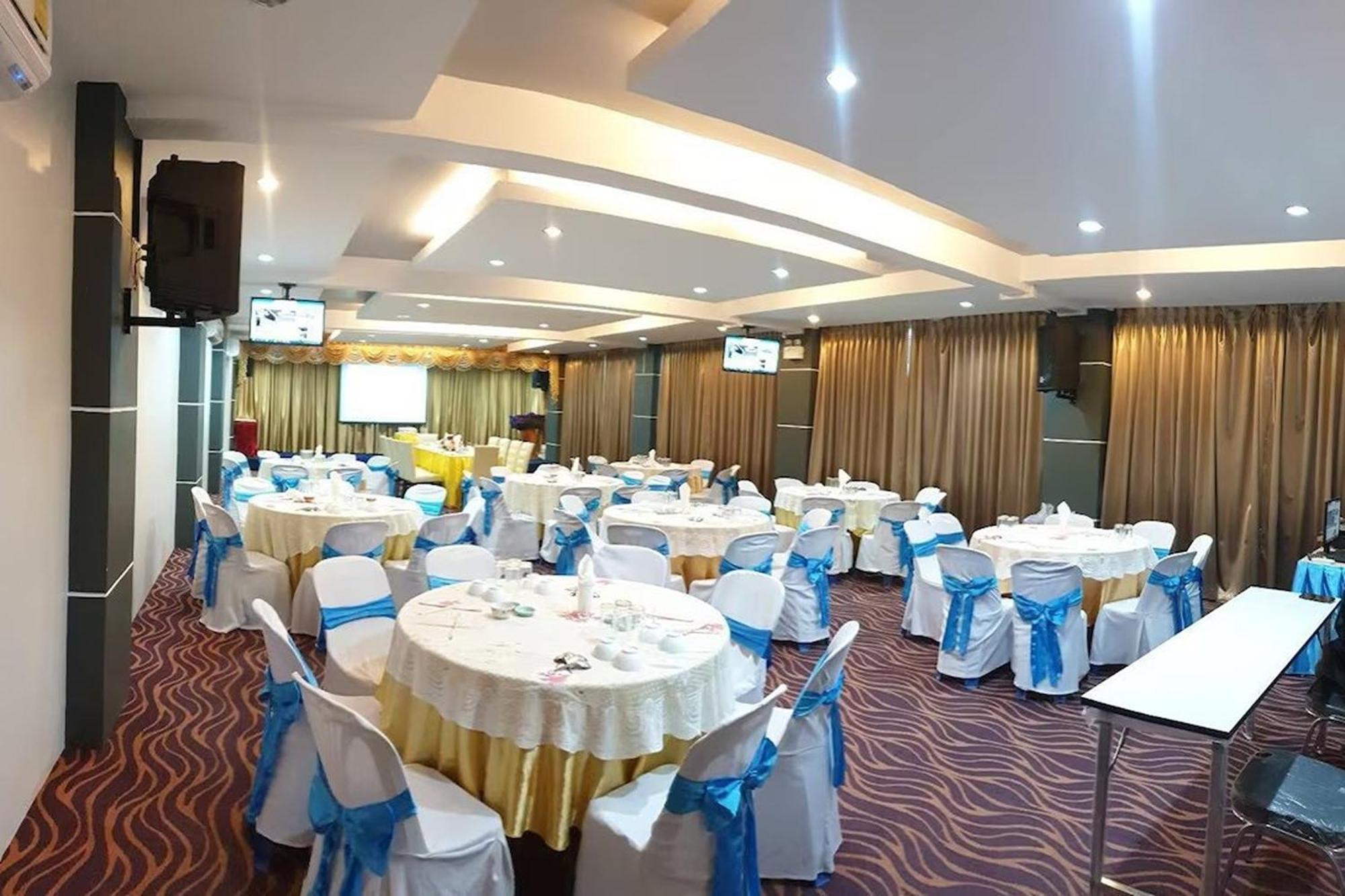 La Viva Hotel Buri Ram Exterior foto