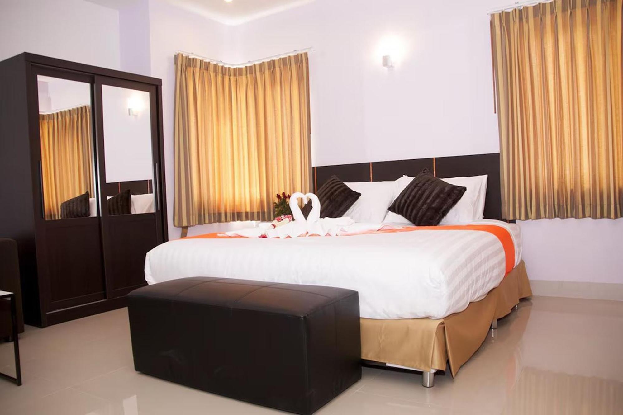 La Viva Hotel Buri Ram Exterior foto