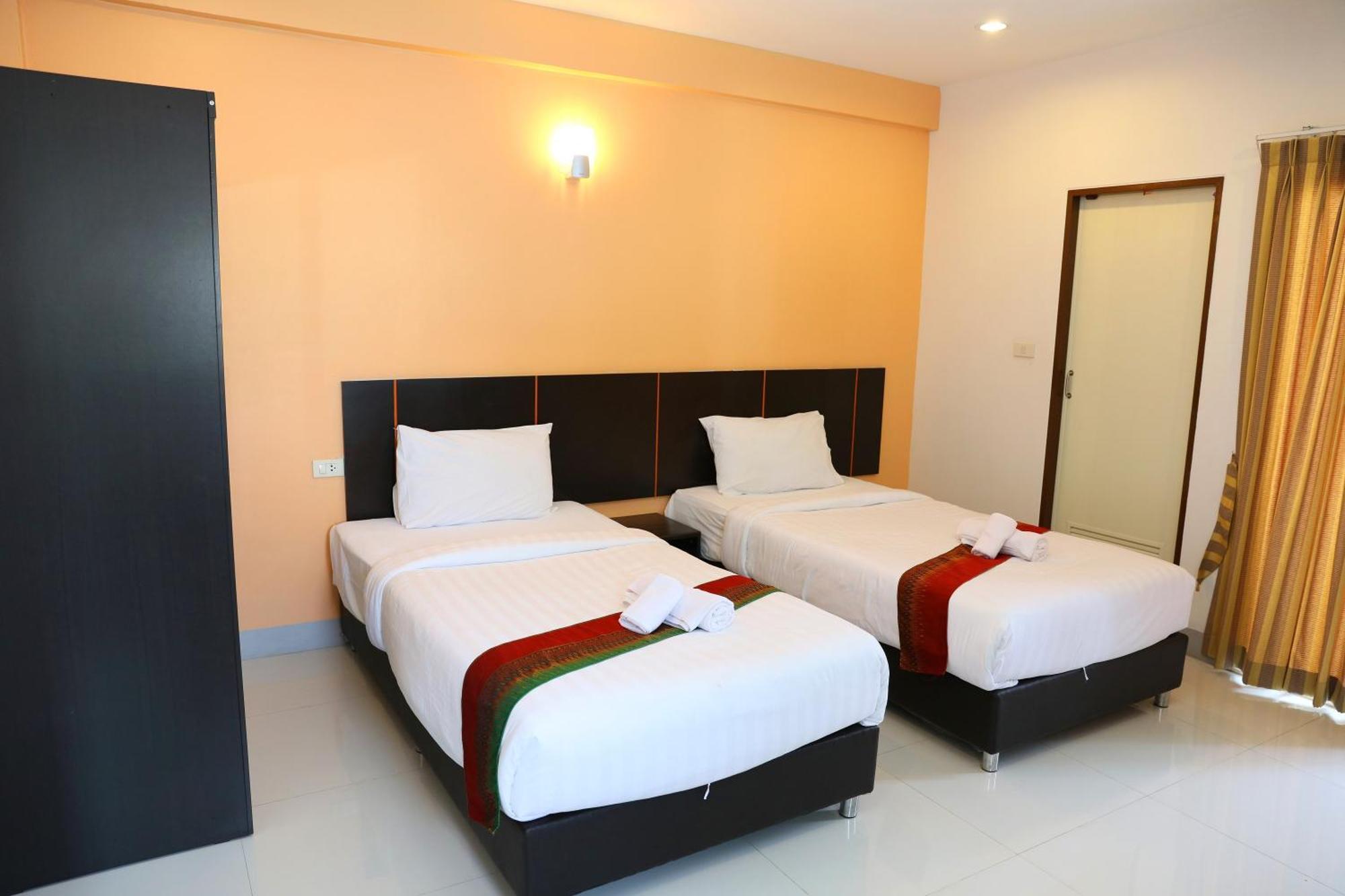 La Viva Hotel Buri Ram Exterior foto