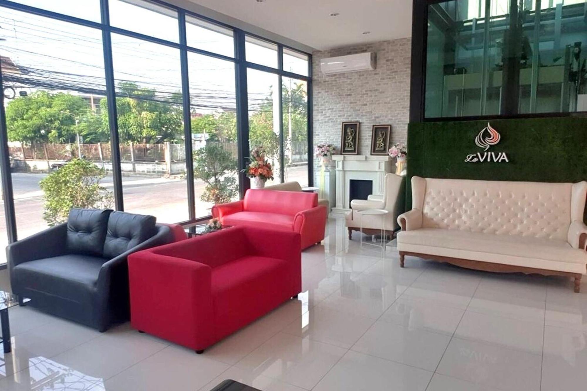 La Viva Hotel Buri Ram Exterior foto