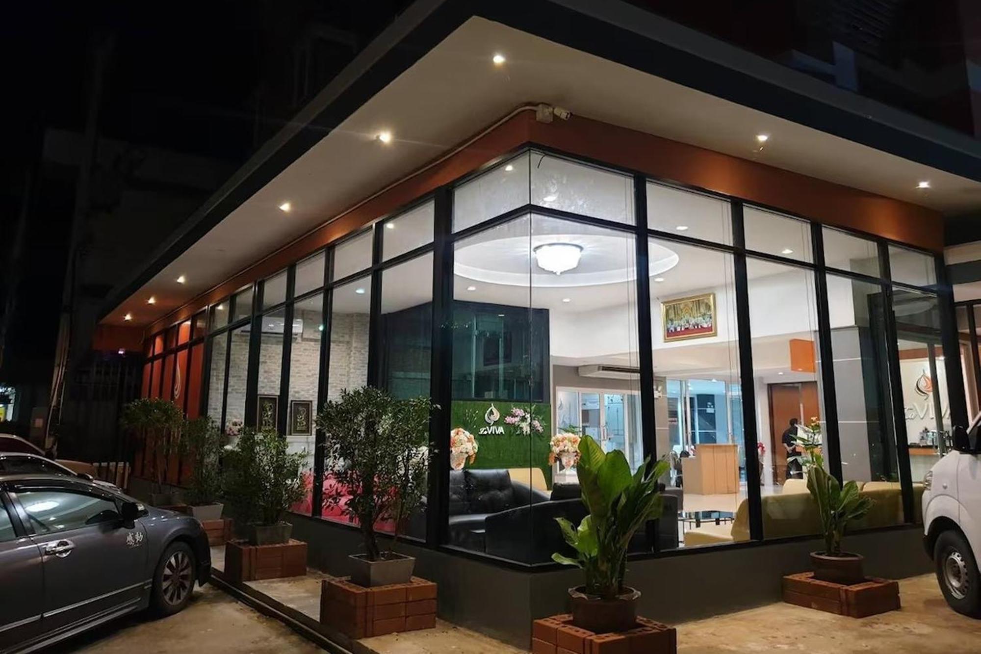 La Viva Hotel Buri Ram Exterior foto